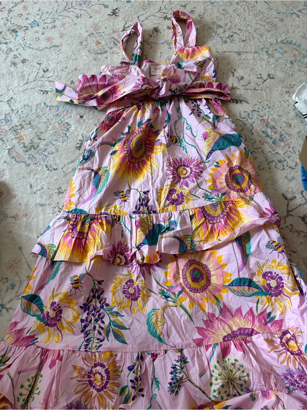 Women’s Dress in Mid Summer Bumble Orchid Bouquet. Size MED.
BANJANAN